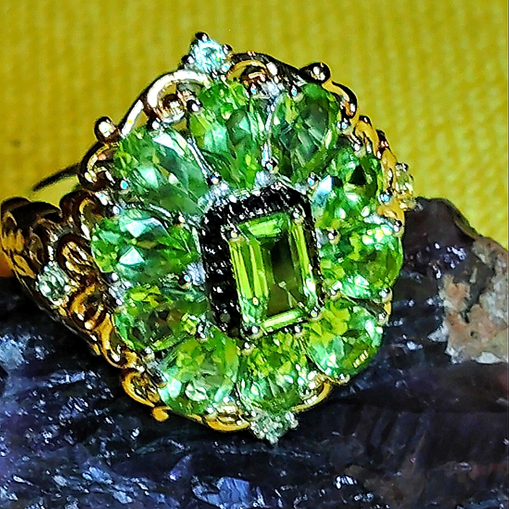 🛑LOWEST PRICE POSSIBLE.🛑PERIDOT/BLK SPINEL,18K GOLD STERLING  RING. SIZE-6